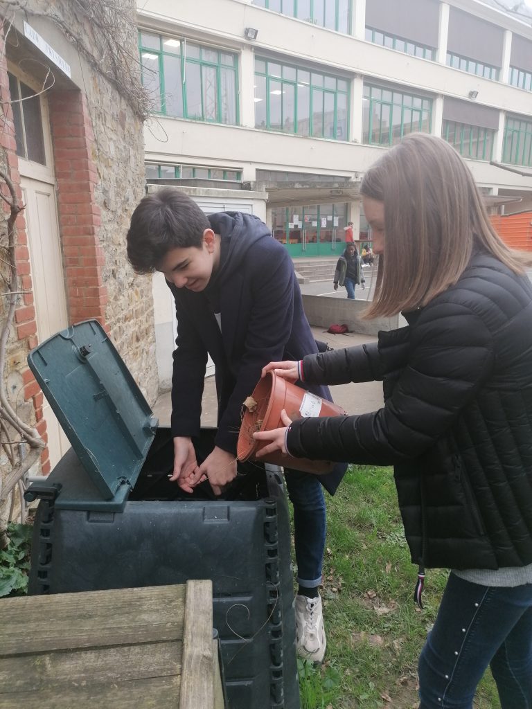 developpement durable college photo élèves collège compost
