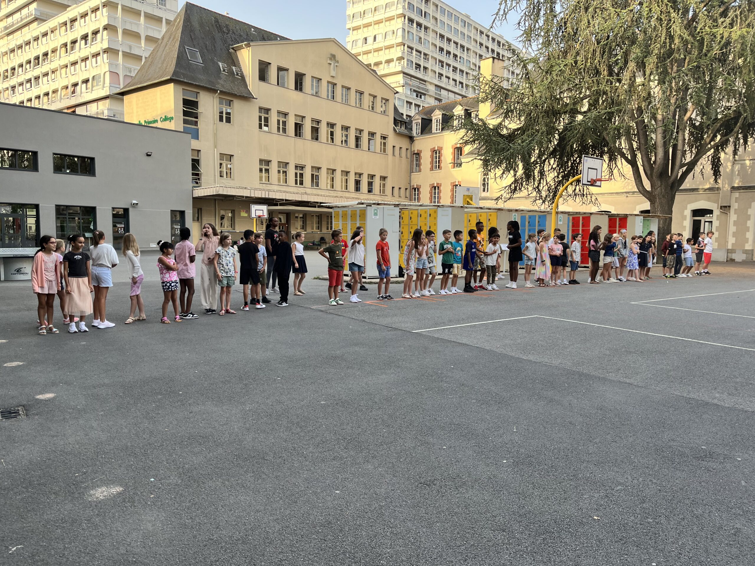 Notre élève de CM2 Azur nous présente sa rentrée ! 👀😃